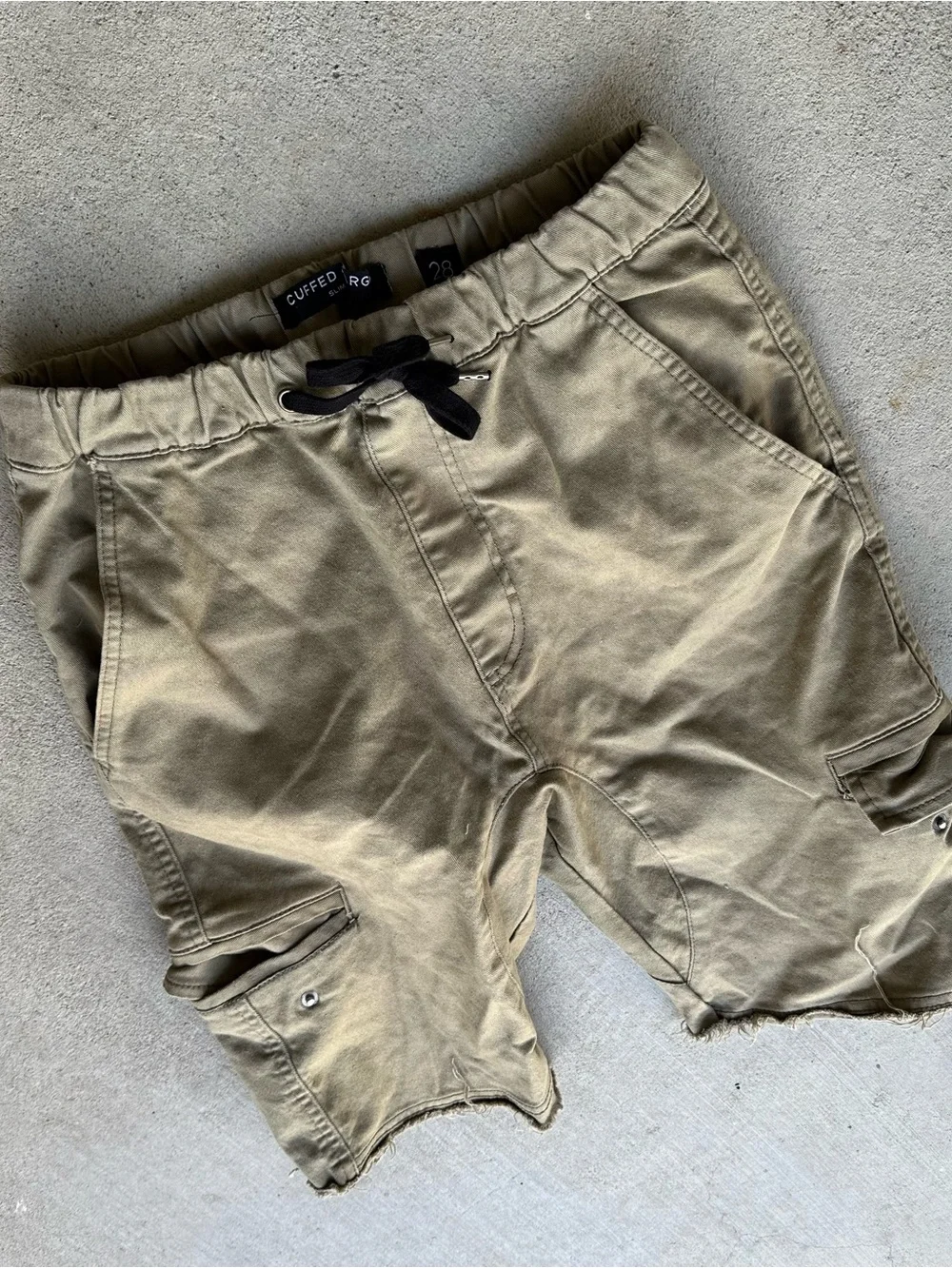 Men's Olive Green Cuffed Cargo brand Shorts with Drawstring size 28 Waist